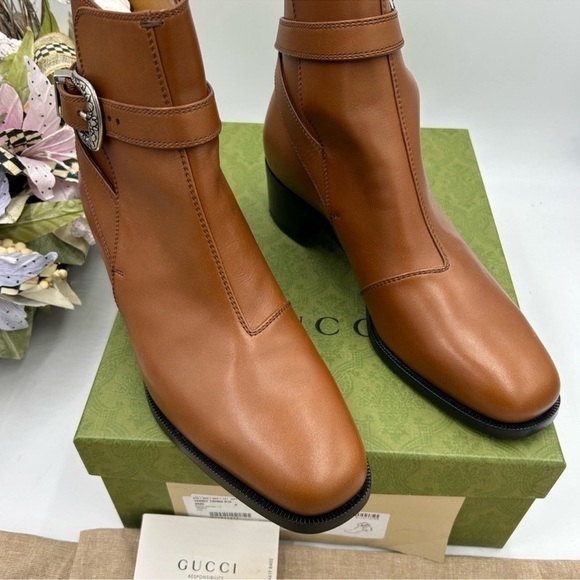 Men’s Gucci, leather ankle boots size 9, made in Italy main image 9